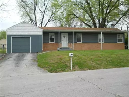 3725 N College AVE, Kansas City, MO 64117