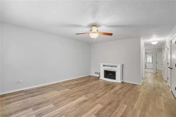 St Joseph, MO 64506,314 N Ryans WAY