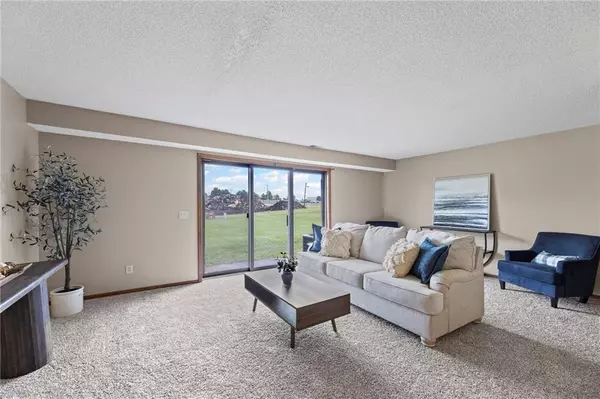 Paola, KS 66071,1105 Durham DR