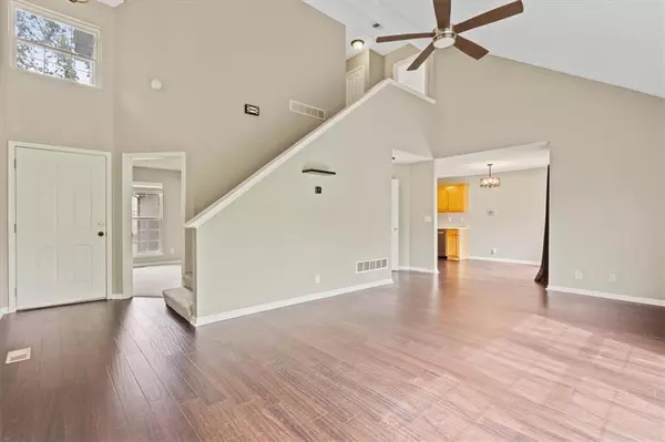 21682 S Main ST, Spring Hill, KS 66083