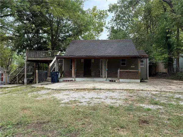 2449 McKinley AVE, Kansas City, MO 64129