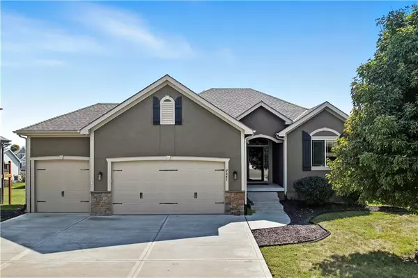 2341 River Trail RD, Lee's Summit, MO 64082