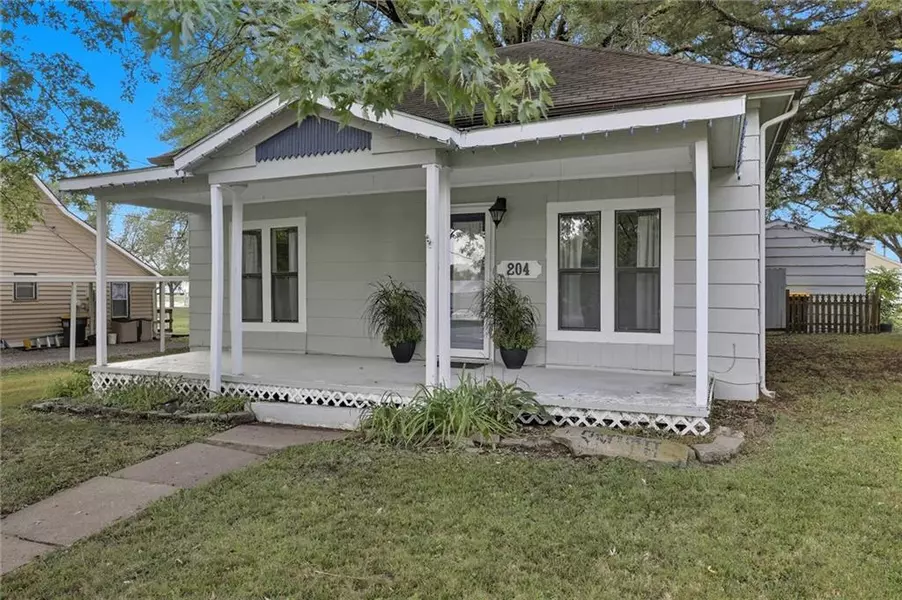 204 N Clark ST, Kearney, MO 64060