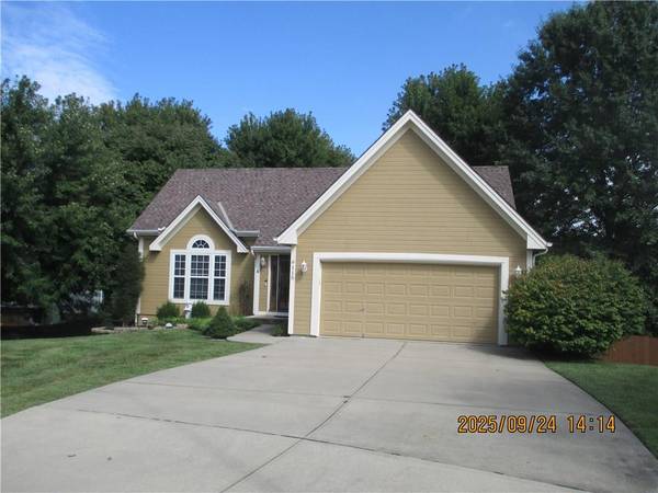9115 N Camden AVE, Kansas City, MO 64154