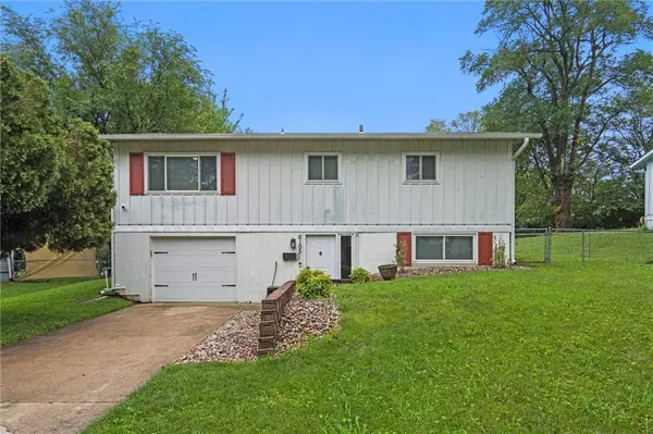 6105 E 152nd ST, Grandview, MO 64030