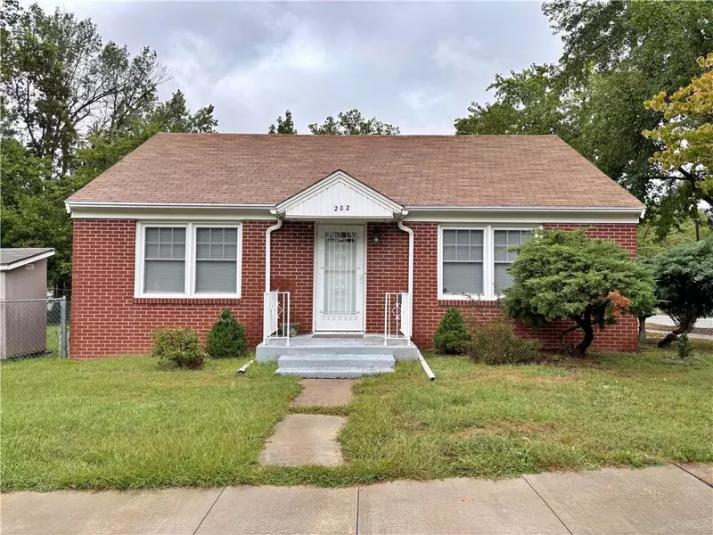 202 W Jefferson ST, Pittsburg, KS 66762