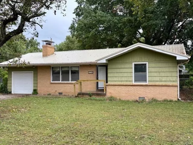 704 S 35th ST, Parsons, KS 67357