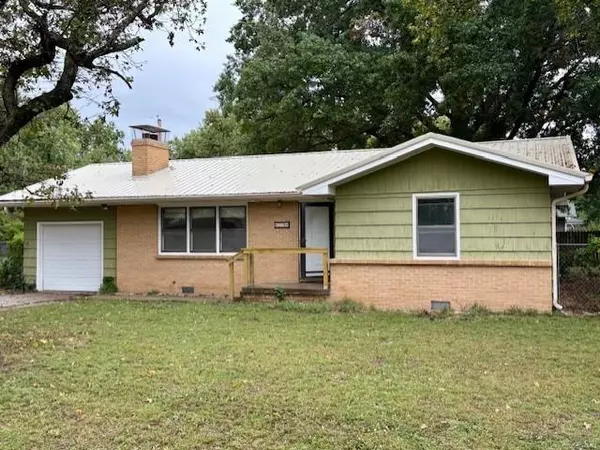 704 S 35th ST, Parsons, KS 67357