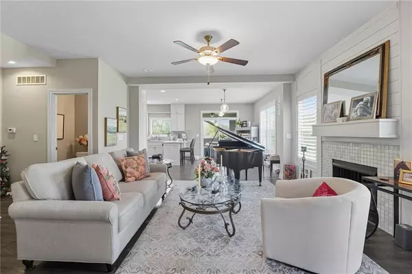 31714 W 83rd PL, De Soto, KS 66018