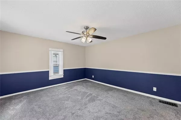 Wellsville, KS 66092,307 Walnut ST