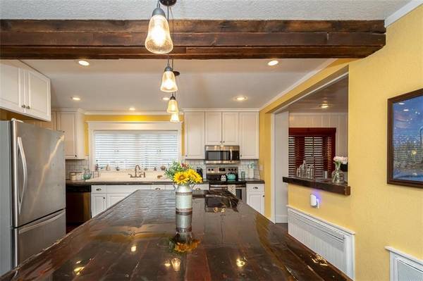 110 E Piankishaw ST, Paola, KS 66071
