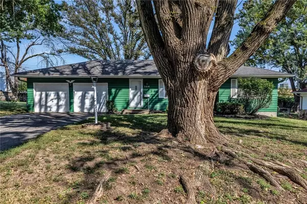 304 SW 7th Street TER, Blue Springs, MO 64015