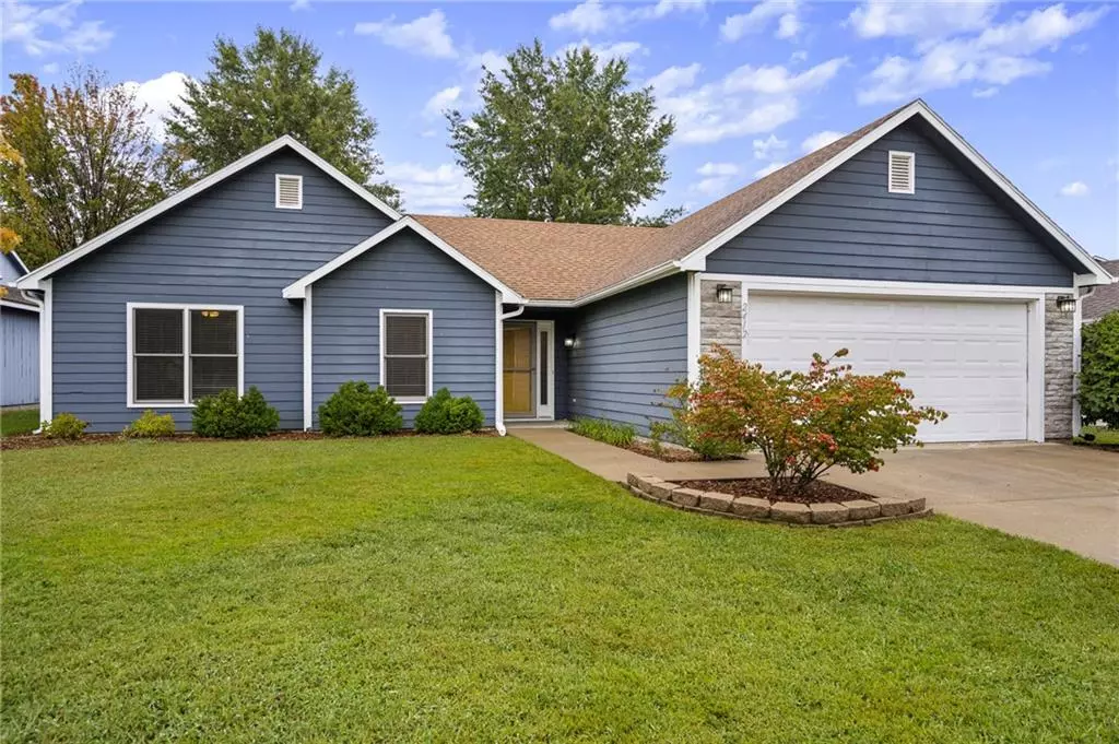 Lawrence, KS 66049,2412 Stowe DR