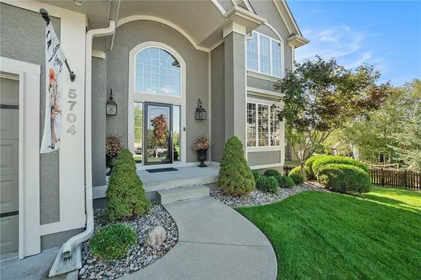 Lee's Summit, MO 64064,5704 NE Pearl CT