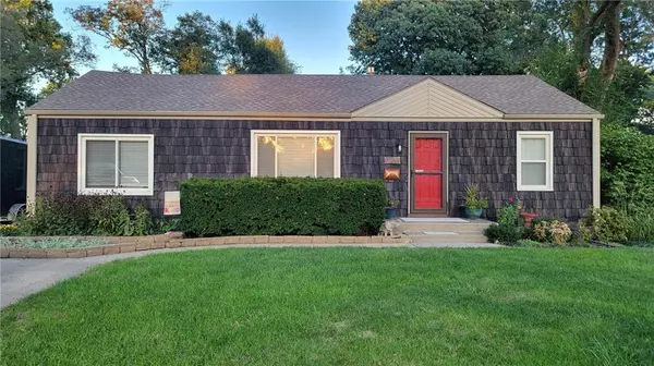 6823 Barton DR, Shawnee, KS 66203