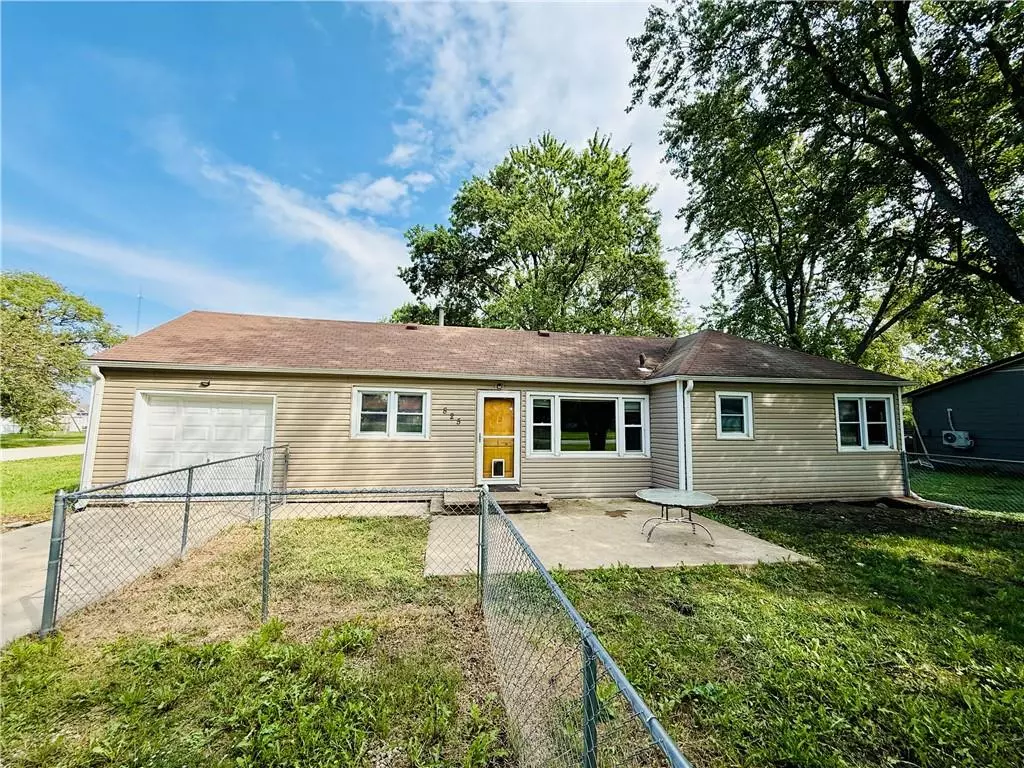 Burlington, KS 66839,825 Jarboe ST