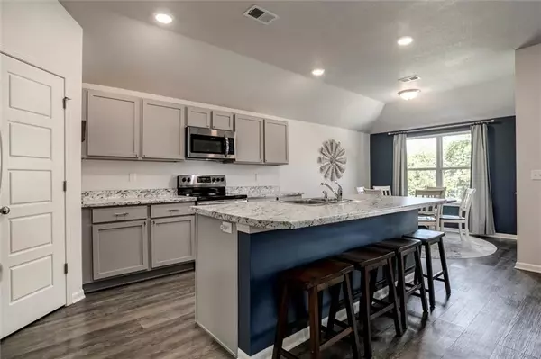 Paola, KS 66071,1011 Redbud DR