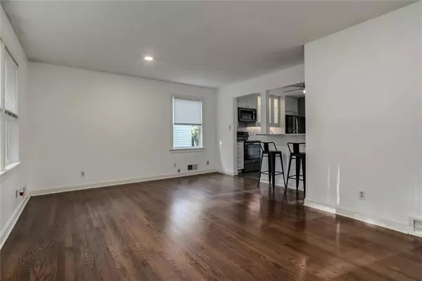 Kansas City, MO 64114,8912 Walnut ST