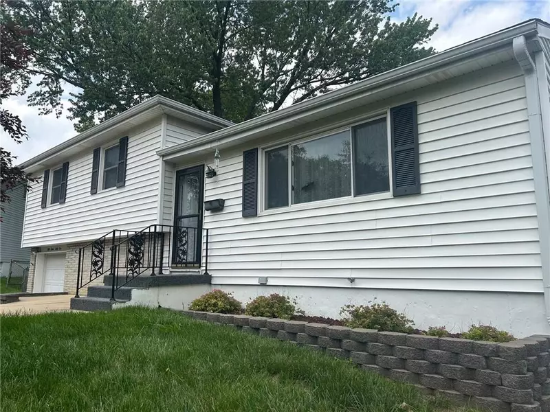 5345 N Smalley AVE, Kansas City, MO 64119
