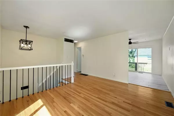 Independence, MO 64058,18100 E Shoshone DR