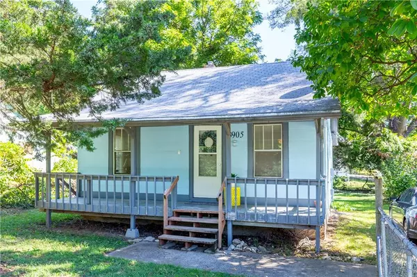 3905 N Jackson AVE, Kansas City, MO 64117