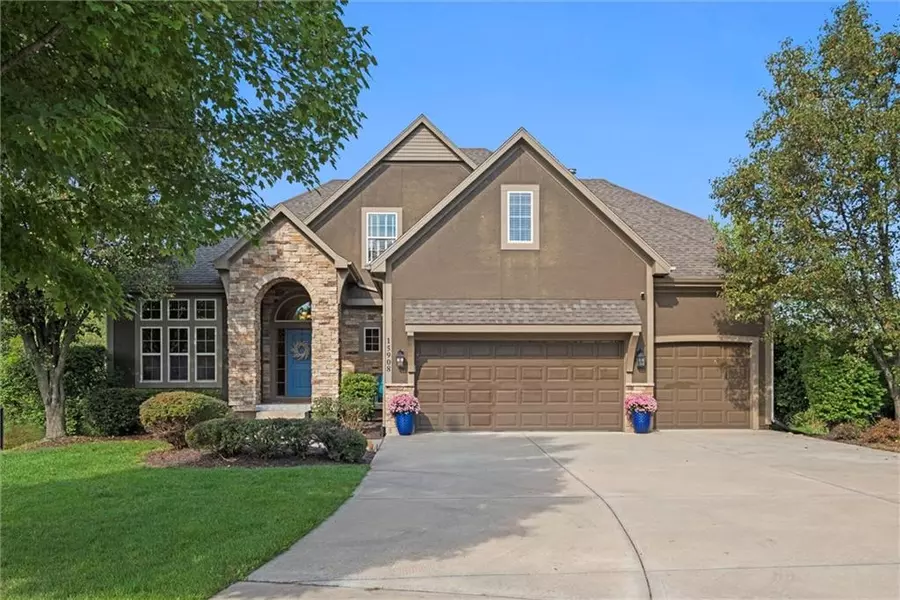 15908 Reeder ST, Overland Park, KS 66221