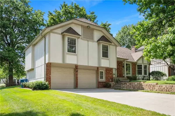 Lenexa, KS 66215,10416 Caenen DR