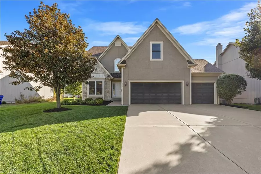 16277 S CHESTER ST, Olathe, KS 66062