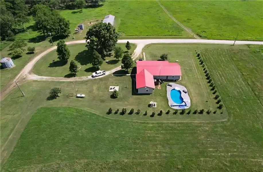 2406 W 800 RD, Blue Mound, KS 66010