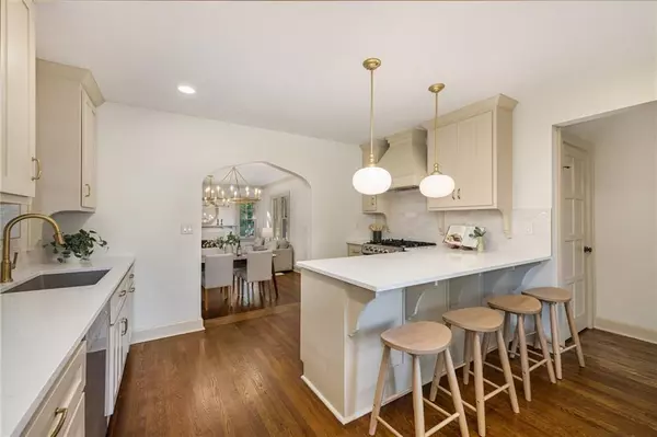 Kansas City, MO 64113,6848 Edgevale RD