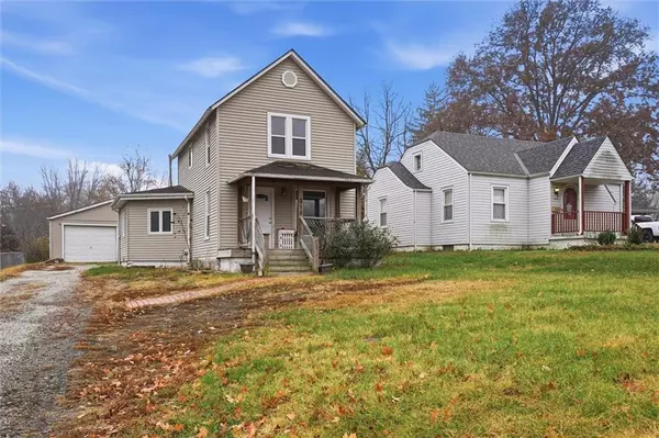 218 E Kay ST, Lansing, KS 66043