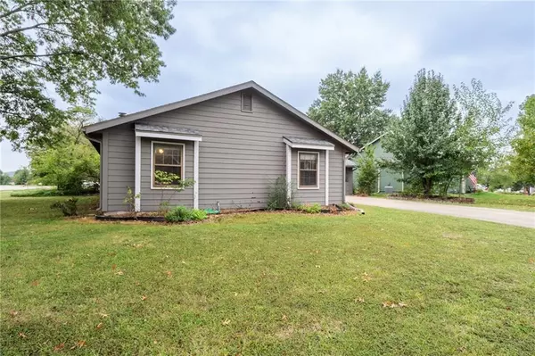 Lawrence, KS 66047,3003 W 29th TER