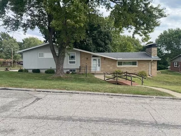 1720 Linden LN, Atchison, KS 66002