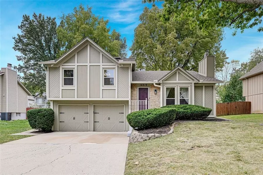 16019 W 124 TER, Olathe, KS 66062