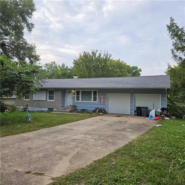 8816 E 84th ST, Raytown, MO 64138
