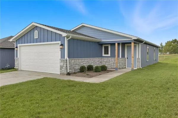 Tonganoxie, KS 66086,2102 Brook Ridge CIR