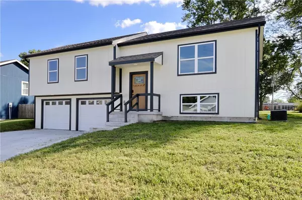 404 Lynn ST, Lawson, MO 64062