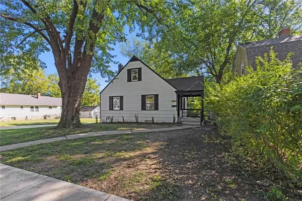 6701 Walrond AVE, Kansas City, MO 64132