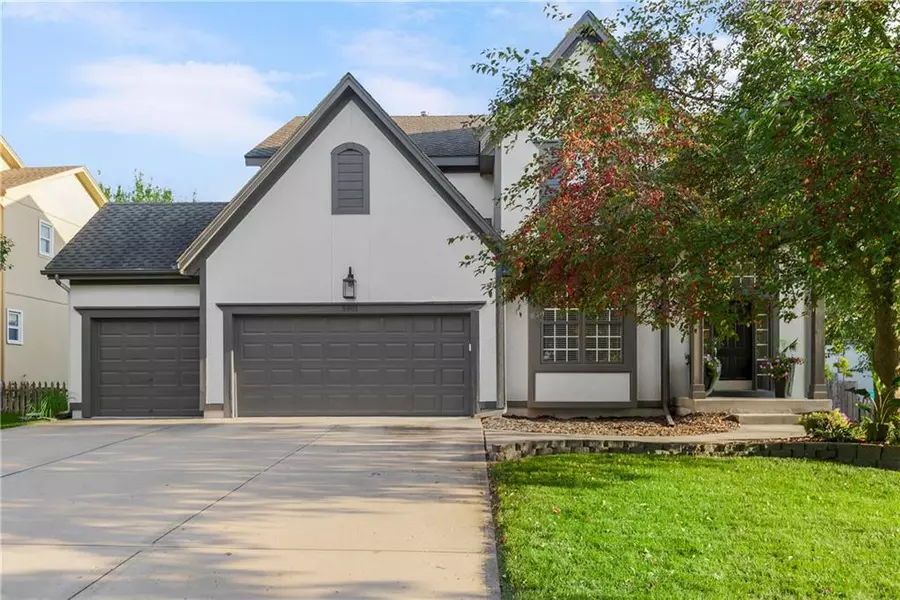 5901 W 153rd TER, Overland Park, KS 66223