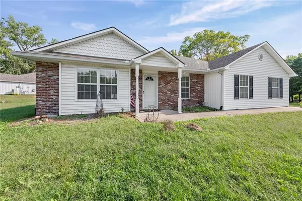 Blue Springs, MO 64014,705 NE Locust DR