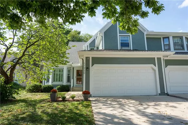 11920 Grandview ST, Overland Park, KS 66213