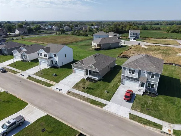 Peculiar, MO 64078,21802 Lucca LN