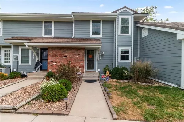 222 NE Bayview DR, Lee's Summit, MO 64064
