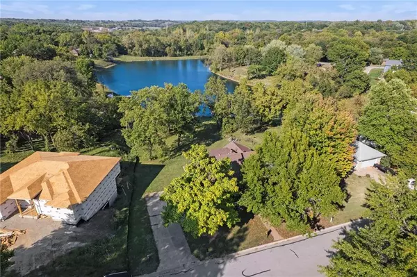 10930 N Miller LN, Kansas City, KS 66109