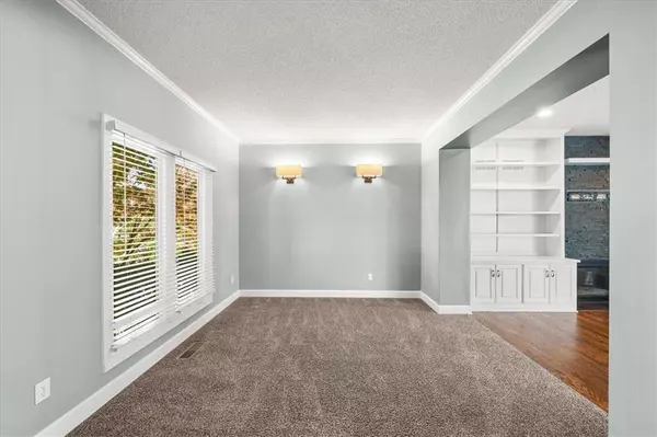 Leawood, KS 66209,6019 W 124th ST