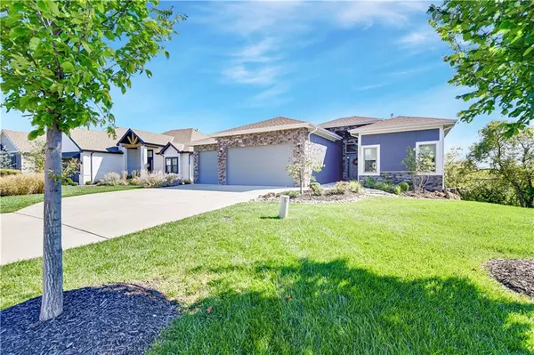 25977 W 96th ST, Lenexa, KS 66227