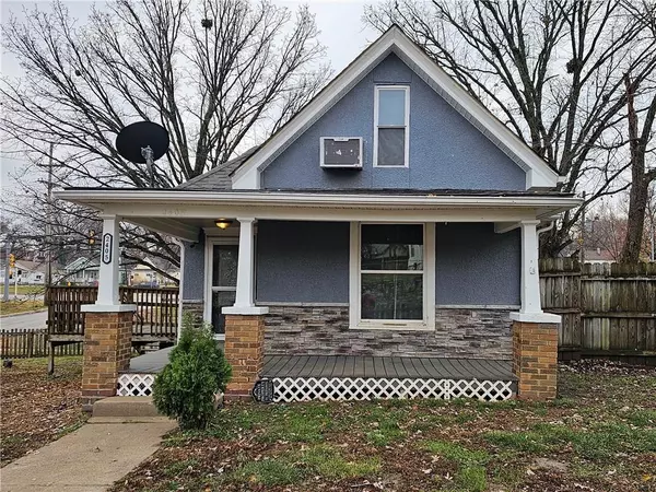 2405 Stewart AVE, Kansas City, KS 66104