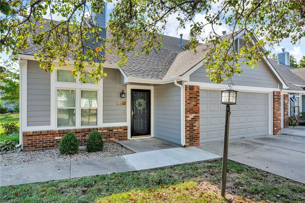 Lawrence, KS 66047,2218 Vail WAY