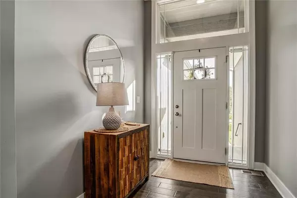 Lee's Summit, MO 64063,304 SE Wood LN