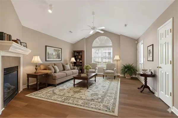 23136 W 71st TER, Shawnee, KS 66227